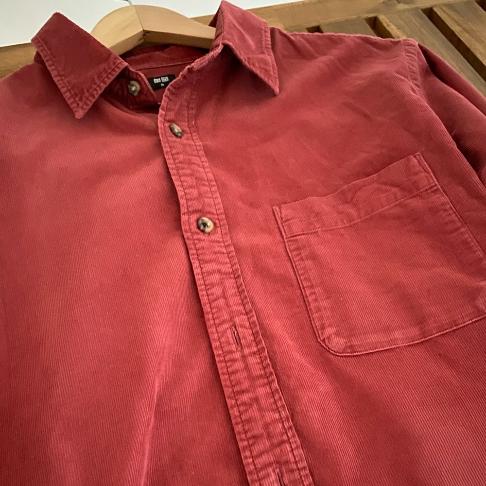 Red corduroy shirt UNIQLO